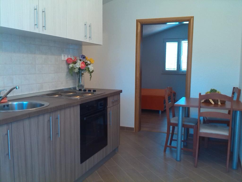 Apartments Batarilo กอร์นยิ คาริน ห้อง รูปภาพ